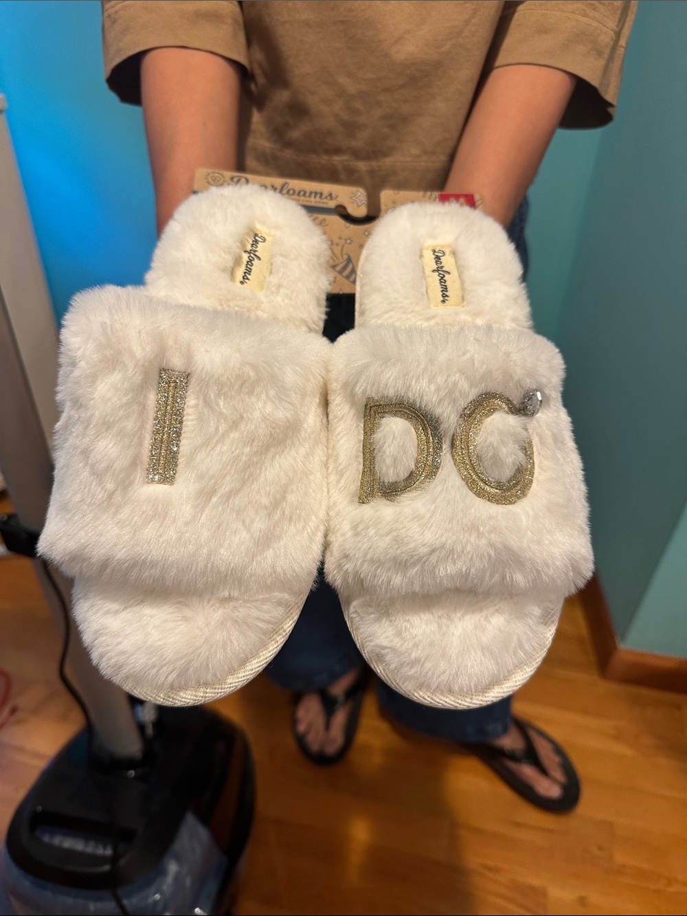 Dearfoams bridal White Faux-Fur Slide Slippers with Gold Embroidery